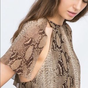 Zara Snakeskin Print Layered Top 💜